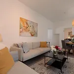 Nr 5 - J26 Luxury Apartment, Jauniela 26 Old - Great View & Location - 2 Bedrooms - 80 M2 Apartman *