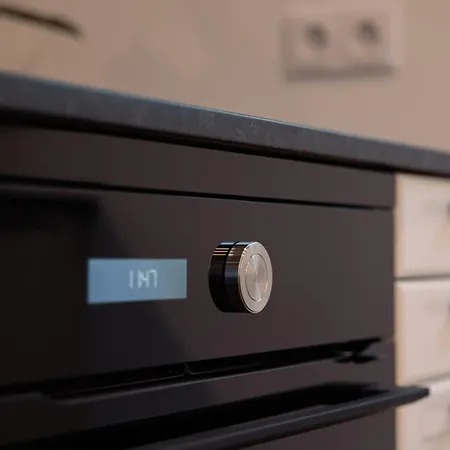 Nr 5 - J26 Luxury Apartment, Jauniela 26 Old - Great View & Location - 2 Bedrooms - 80 M2 *