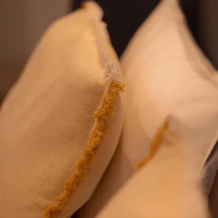 Nr 5 - J26 Luxury Apartment, Jauniela 26 Old - Great View & Location - 2 Bedrooms - 80 M2 Riga