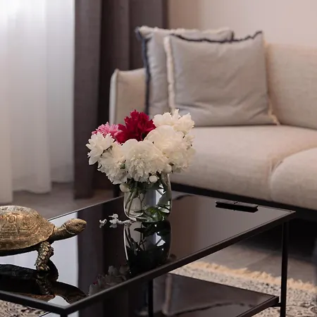 Nr 5 - J26 Luxury Apartment, Jauniela 26 Old - Great View & Location - 2 Bedrooms - 80 M2 *