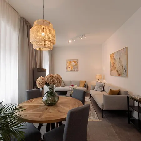 Nr 5 - J26 Luxury Apartment, Jauniela 26 Old - Great View & Location - 2 Bedrooms - 80 M2 アパート