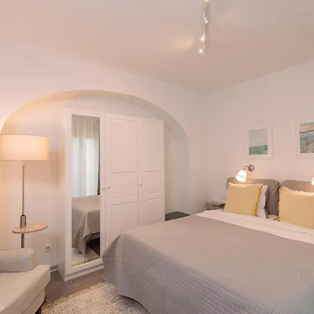 Apartmán Nr 5 - J26 Luxury Apartment, Jauniela 26 Old - Great View & Location - 2 Bedrooms - 80 M2