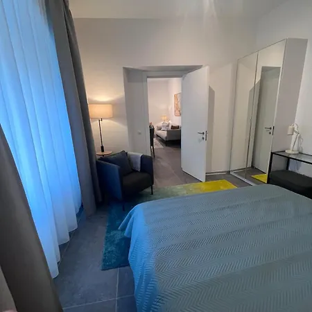 Nr 5 - J26 Luxury Apartment, Jauniela 26 Old - Great View & Location - 2 Bedrooms - 80 M2 Riga