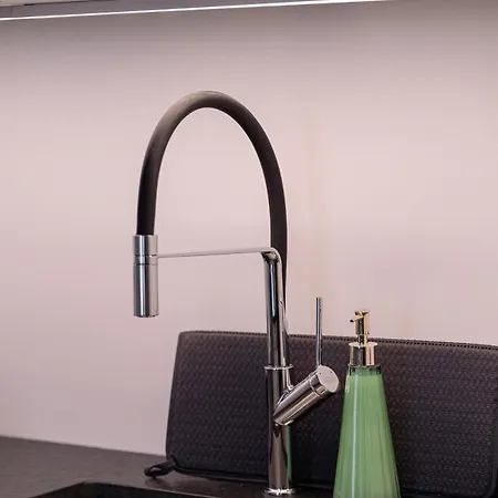 Nr 5 - J26 Luxury Apartment, Jauniela 26 Old - Great View & Location - 2 Bedrooms - 80 M2 * リガ