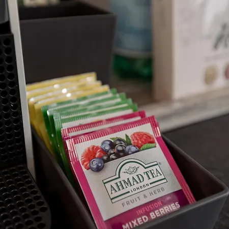 Nr 5 - J26 Luxury Apartment, Jauniela 26 Old - Great View & Location - 2 Bedrooms - 80 M2 * Riga