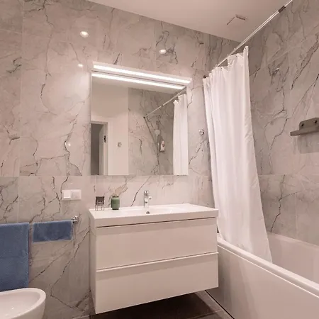 Apartmán Nr 5 - J26 Luxury Apartment, Jauniela 26 Old - Great View & Location - 2 Bedrooms - 80 M2 *