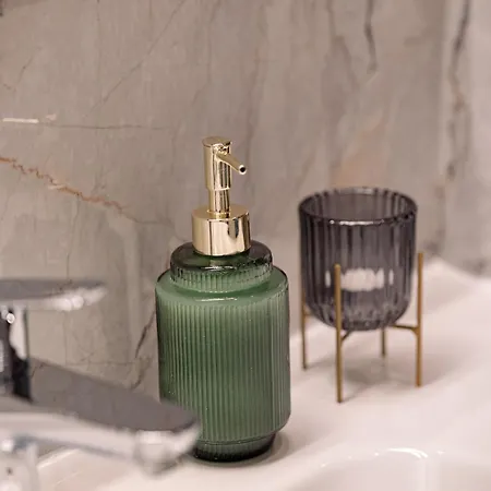 Nr 5 - J26 Luxury Apartment, Jauniela 26 Old - Great View & Location - 2 Bedrooms - 80 M2 リガ