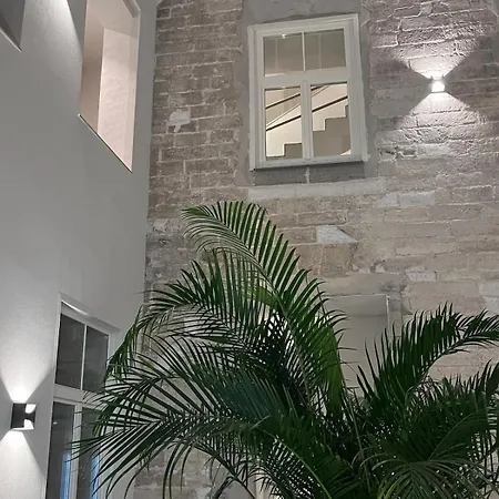 Nr 5 - J26 Luxury Apartment, Jauniela 26 Old - Great View & Location - 2 Bedrooms - 80 M2