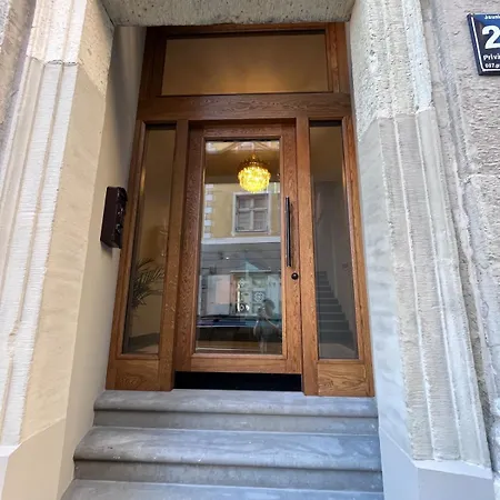 Nr 5 - J26 Luxury Apartment, Jauniela 26 Old - Great View & Location - 2 Bedrooms - 80 M2 *