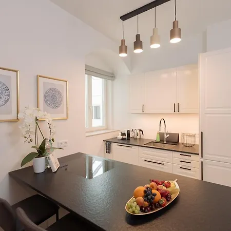 Apartmán Nr 5 - J26 Luxury Apartment, Jauniela 26 Old - Great View & Location - 2 Bedrooms - 80 M2