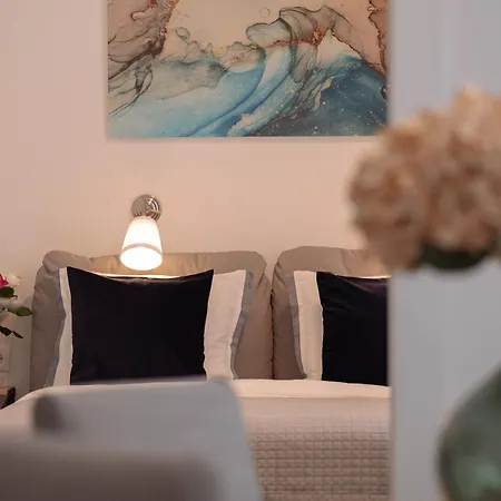 Apartmán Nr 5 - J26 Luxury Apartment, Jauniela 26 Old - Great View & Location - 2 Bedrooms - 80 M2 *