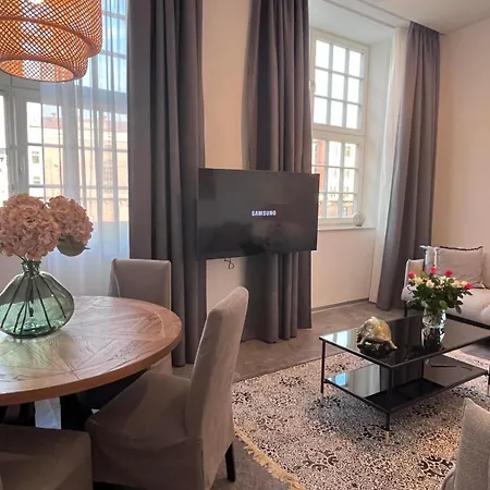 Apartmán Nr 5 - J26 Luxury Apartment, Jauniela 26 Old - Great View & Location - 2 Bedrooms - 80 M2 Riga