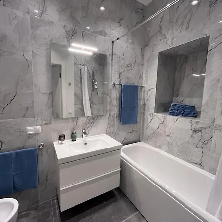 Apartmán Nr 5 - J26 Luxury Apartment, Jauniela 26 Old - Great View & Location - 2 Bedrooms - 80 M2 Riga