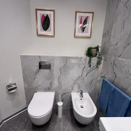 Nr 5 - J26 Luxury Apartment, Jauniela 26 Old - Great View & Location - 2 Bedrooms - 80 M2 Apartmán *