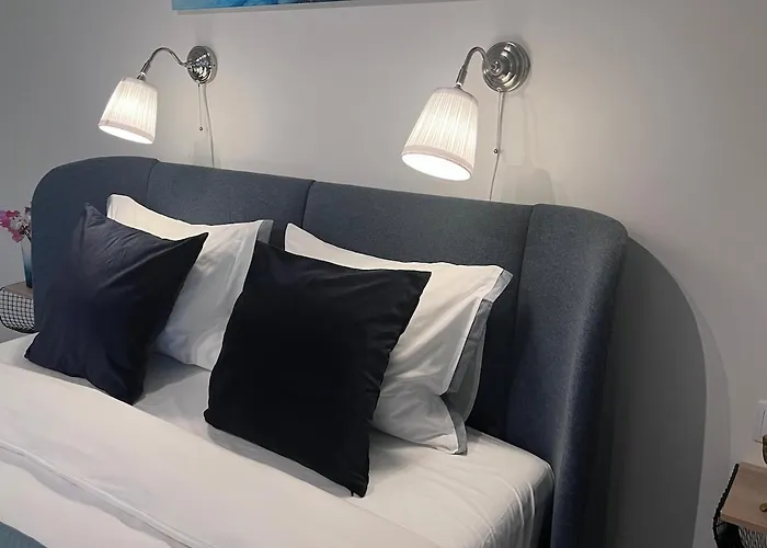 Nr 5 - J26 Luxury Apartment, Jauniela 26 Old - Great View & Location - 2 Bedrooms - 80 M2 Апартаменти *