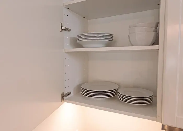 Nr 5 - J26 Luxury Apartment, Jauniela 26 Old - Great View & Location - 2 Bedrooms - 80 M2 Апартаменти Рига