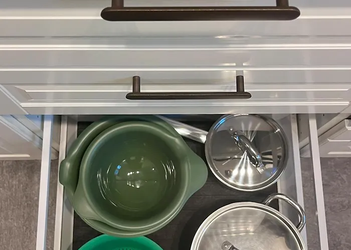 Nr 5 - J26 Luxury Apartment, Jauniela 26 Old - Great View & Location - 2 Bedrooms - 80 M2 * Рига