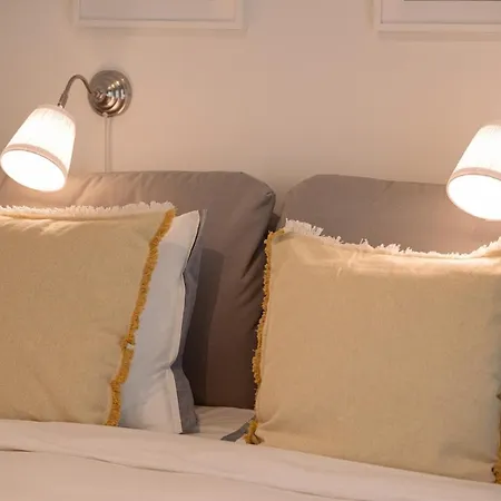 Appartement Nr 5 - J26 Luxury Apartment, Jauniela 26 Old - Great View & Location - 2 Bedrooms - 80 M2 Riga